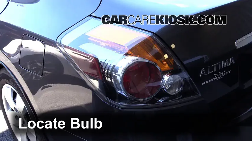 2009 Nissan Altima S 2.5L 4 Cyl. Sedan (4 Door) Lights Turn Signal - Rear (replace bulb)